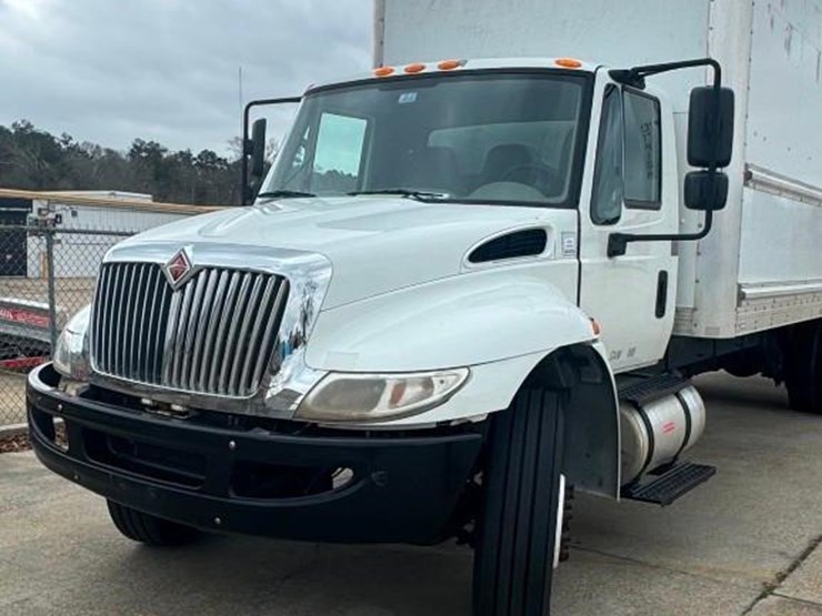2019-international-durastar-4300-image-1