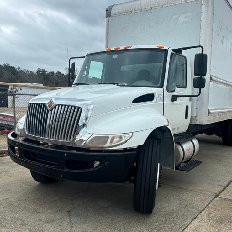 2019 INTERNATIONAL DURASTAR 4300