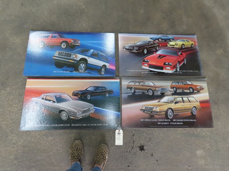 1985-chevrolet-dealer-car-and-pickup-model-lithos-image-1