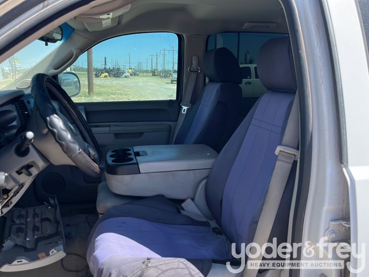 2013-chevrolet-silverado-1500-image-12