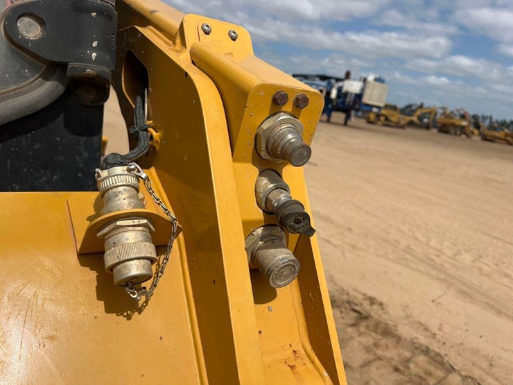 caterpillar-259d-image-13