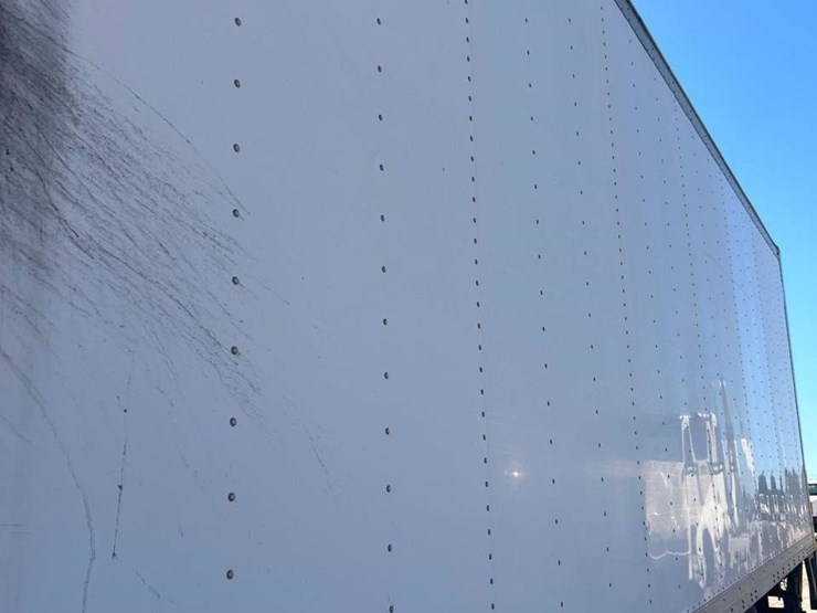 2019-hino-268-image-17