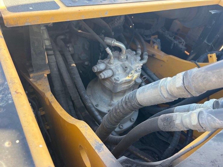 2019-deere-350g-lc-image-18