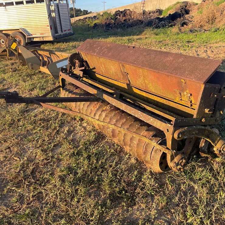 7' VESTAL CULTIPACKER SEEDER