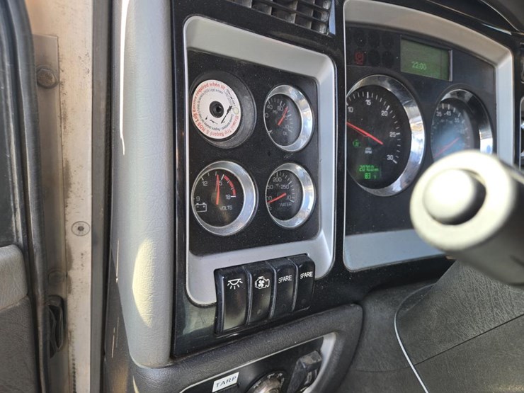 2012-kenworth-t660-image-43