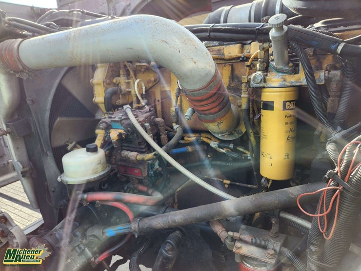 2004-peterbilt-379-image-22