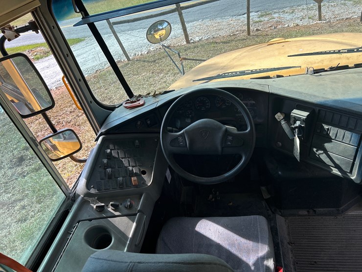 #407-•-2014-ic-corporation-pb105-bus-image-11