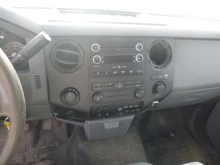 2016-ford-f550-image-16