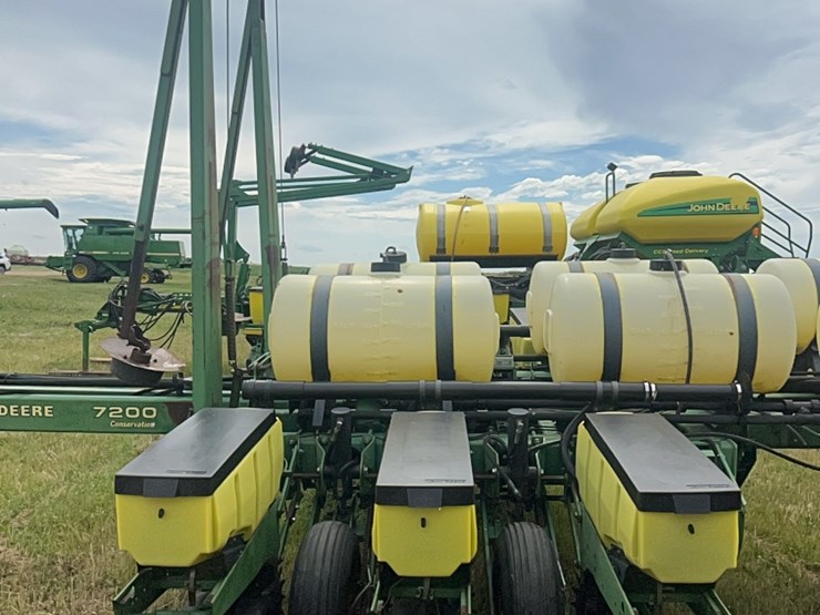 john-deere-7200-image-18
