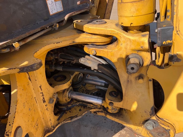 2000-deere-310se-image-26