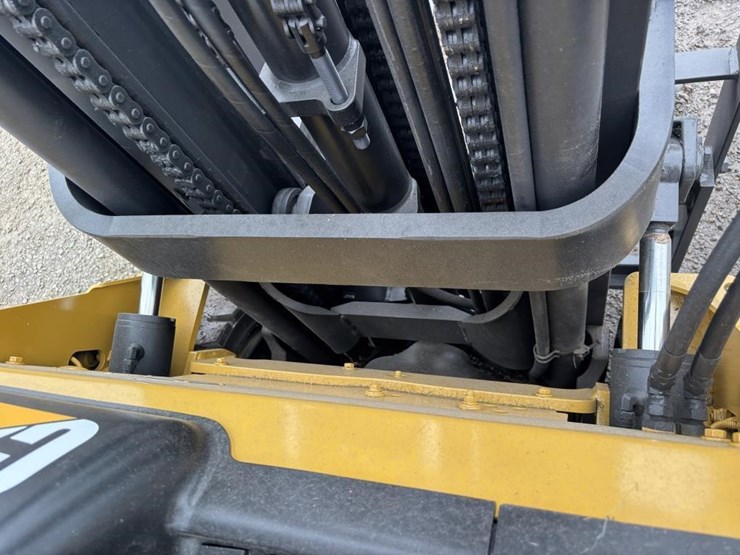 2016-caterpillar-2c6000-image-11