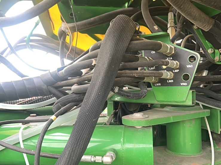john-deere-16-image-22