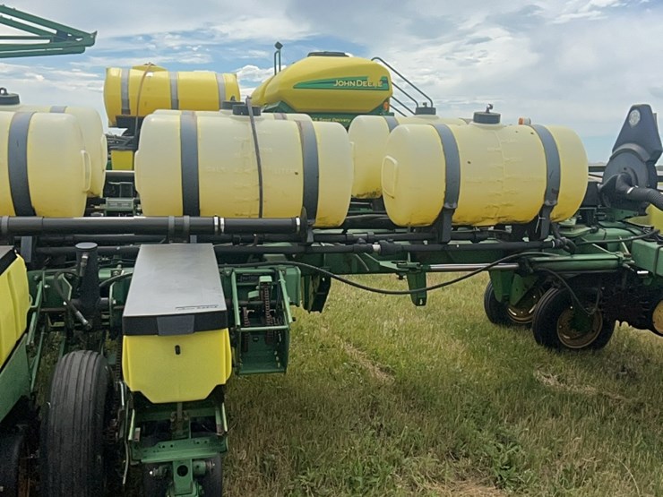 john-deere-7200-image-22