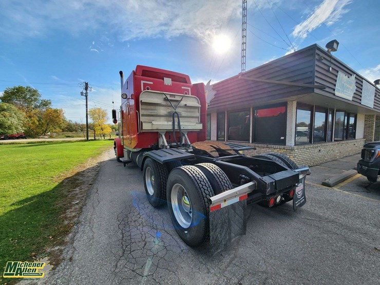 2004-peterbilt-379-image-3