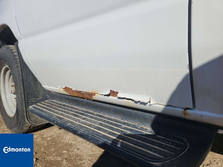 2012-ford-cargo-image-33
