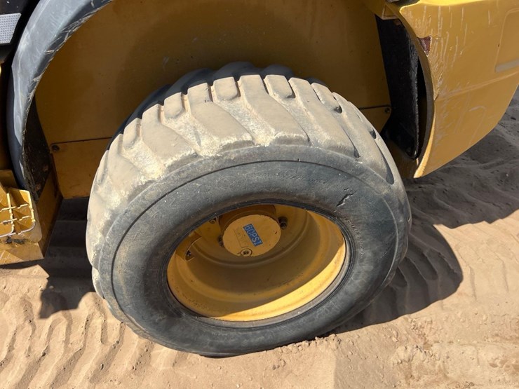 2018-caterpillar-903d-image-10