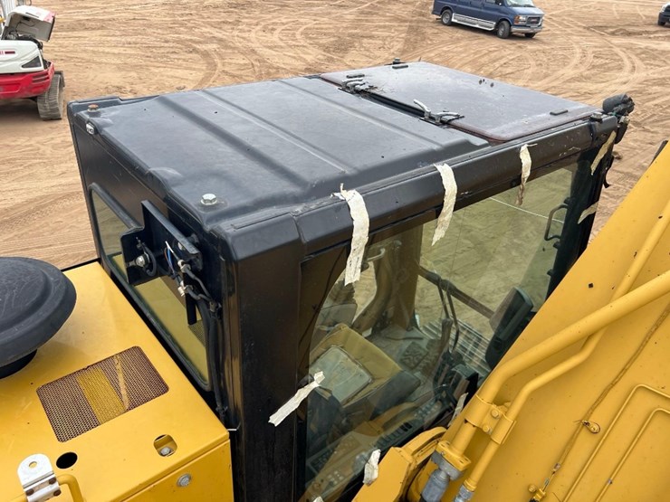 2017-caterpillar-330fl-image-33