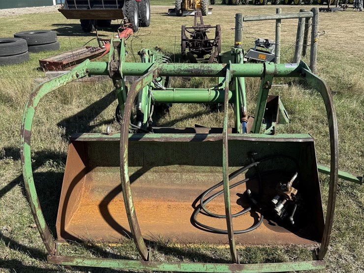 john-deere-148-image-1