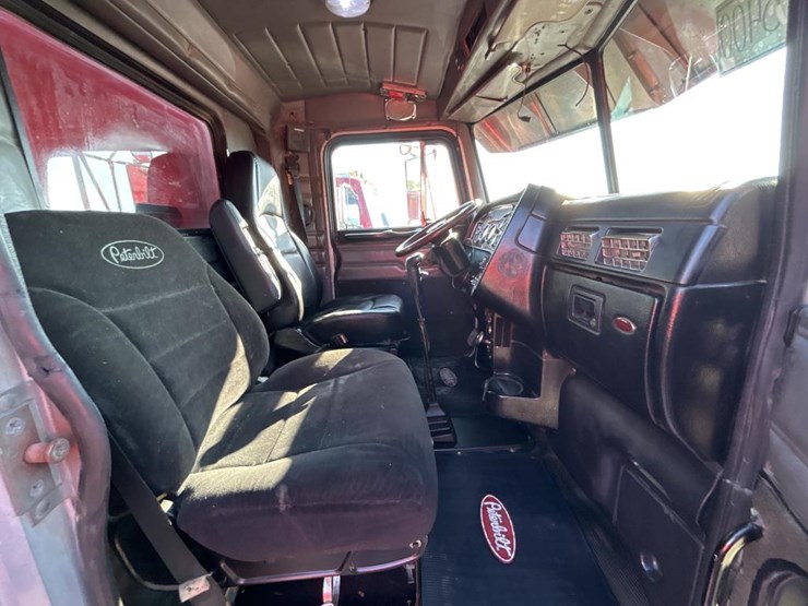 2002-peterbilt-357-image-63