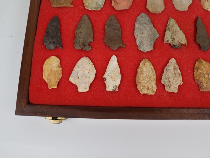 #62-•-#4168-•-(23)-framed-native-american-artifacts-image-4