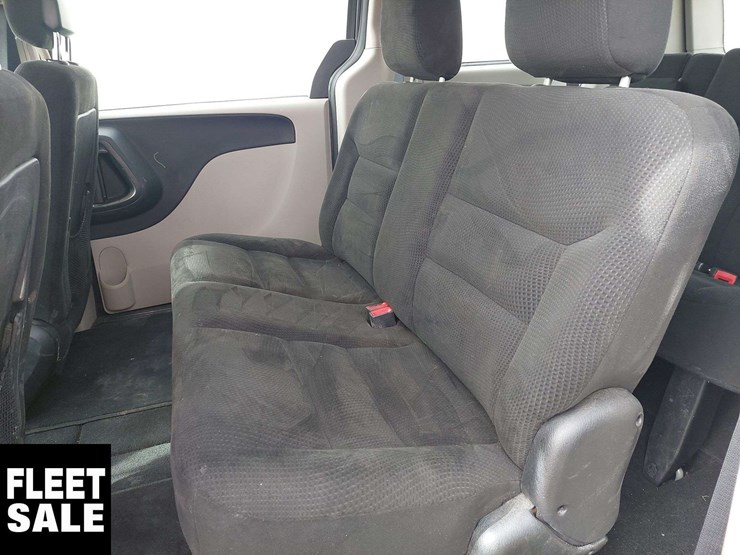 2015-dodge-grand-caravan-image-13