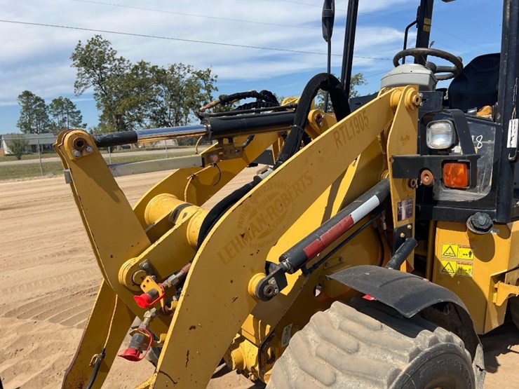 2018-caterpillar-903d-image-16