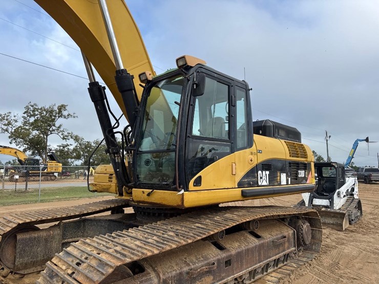 2008-caterpillar-330dl-image-22