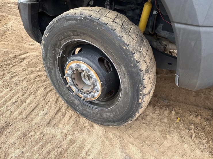 2019-ford-f550-xl-image-10