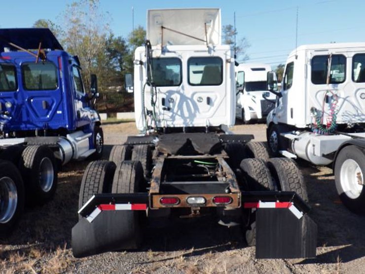 2019-freightliner-cascadia-125-image-5