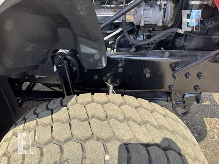 mack-granite-cv713-image-44