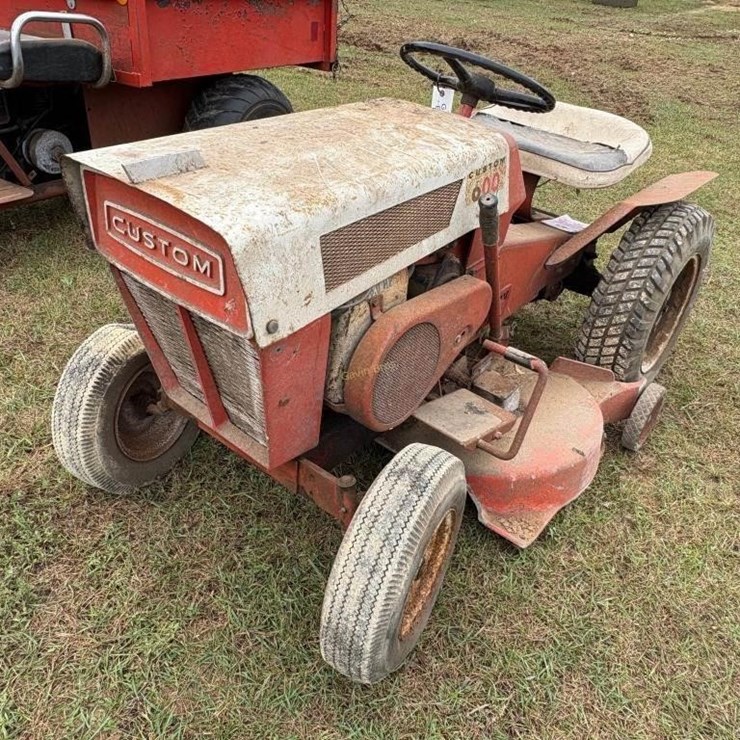 Custom 600 Lawn Mower