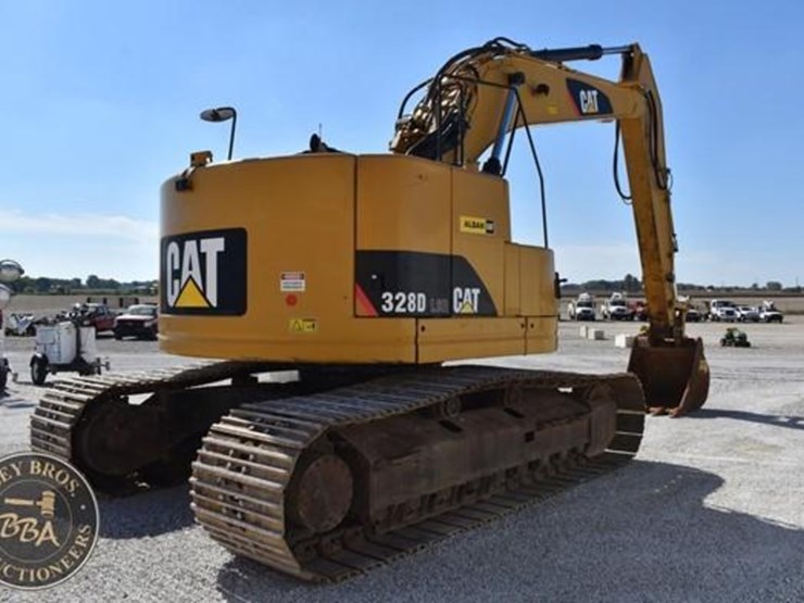 2015-caterpillar-328d-lcr-image-28