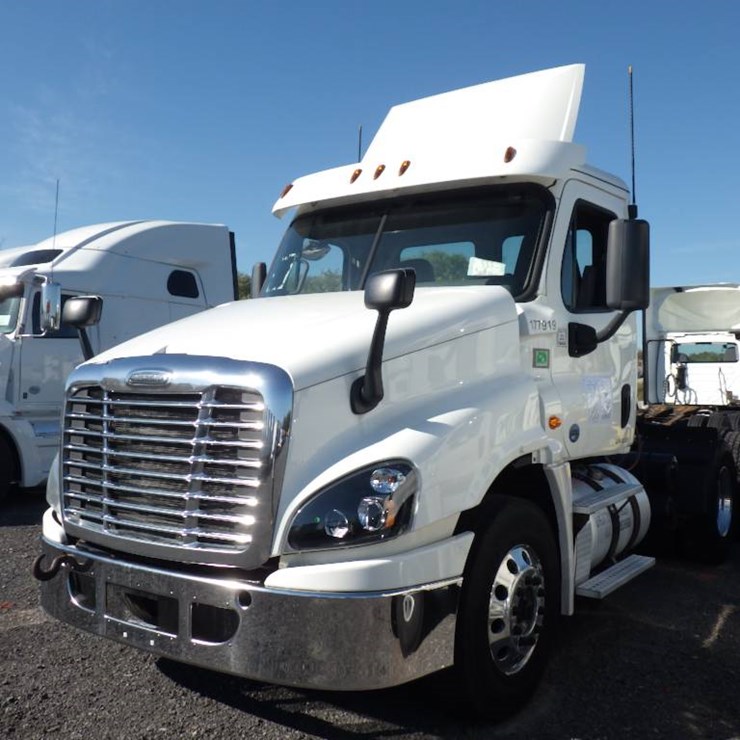 2018 FREIGHTLINER CASCADIA 125