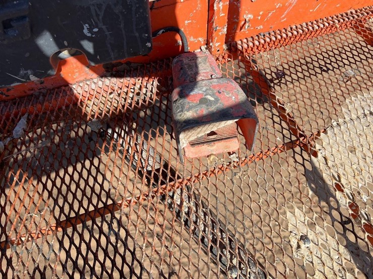 2005-jlg-800aj-image-32