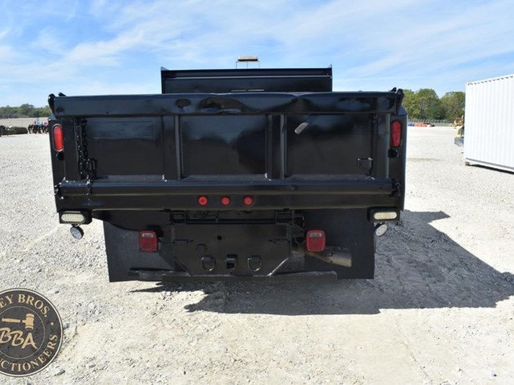 2017-ford-f550-image-13