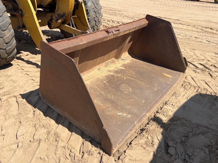 2021-caterpillar-908m-image-13