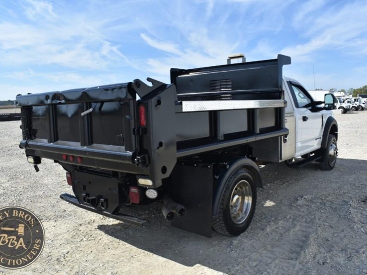 2017-ford-f550-image-15