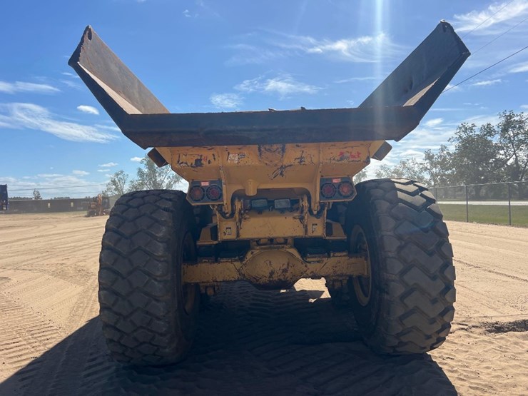 2006-deere-250d-image-3