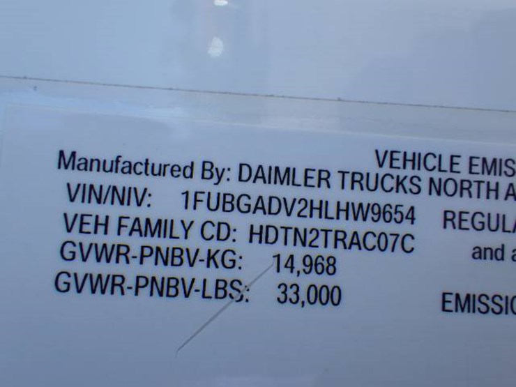 2017-freightliner-cascadia-113-image-9