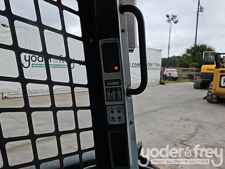 new-holland-l170-image-23