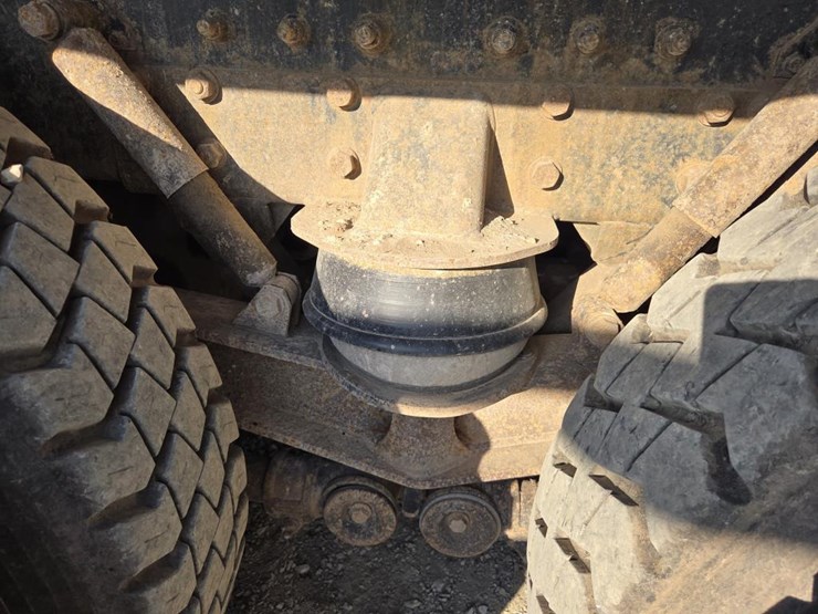 1999-caterpillar-c12-image-44