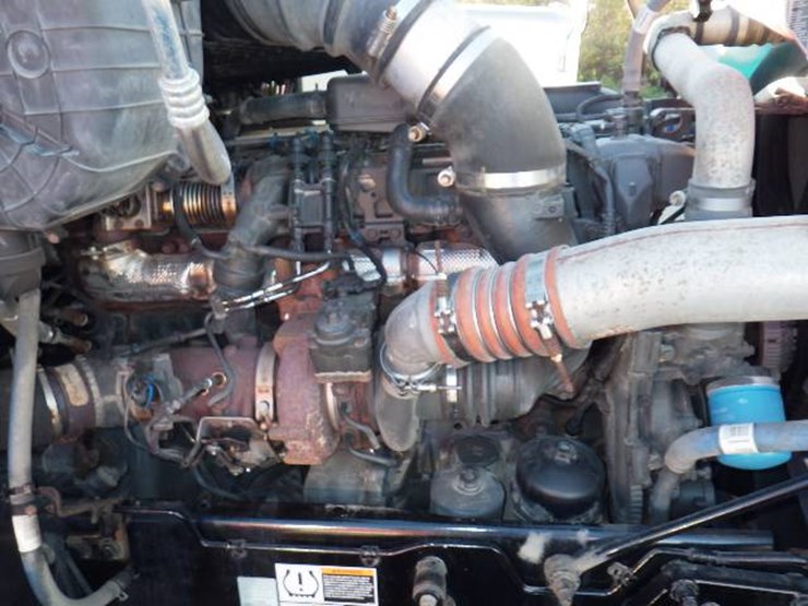 2019-peterbilt-567-image-15