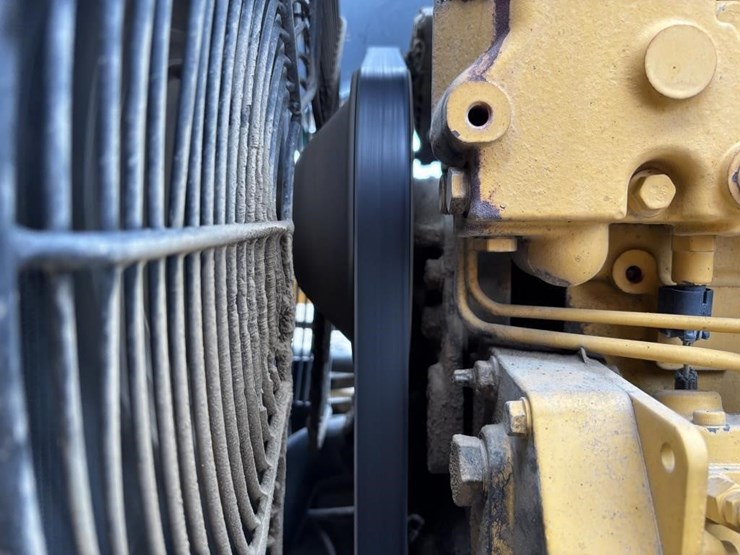 2012-deere-210lj-image-55