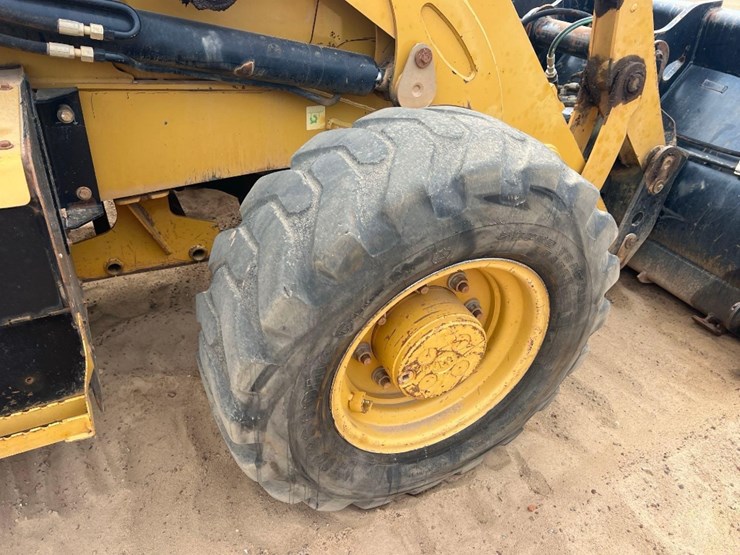 2015-caterpillar-420f-it-image-14