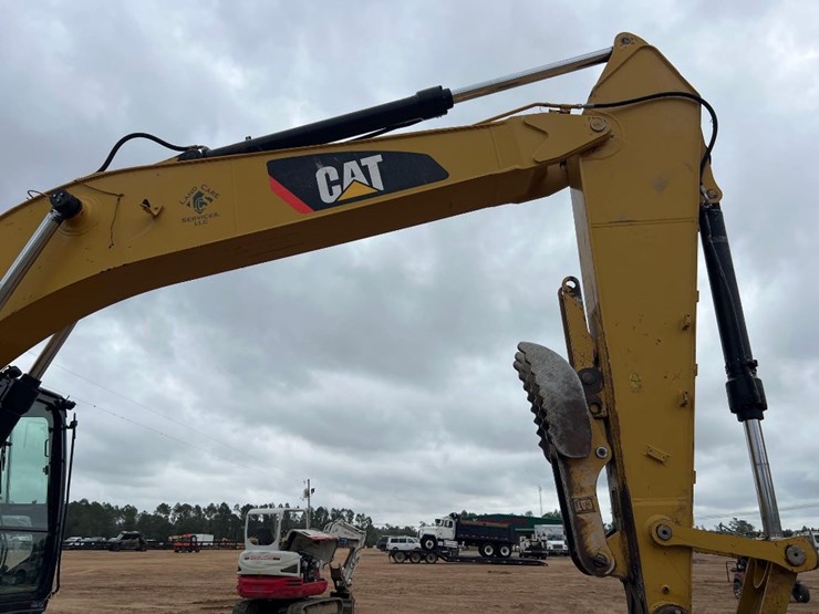2017-caterpillar-330fl-image-22