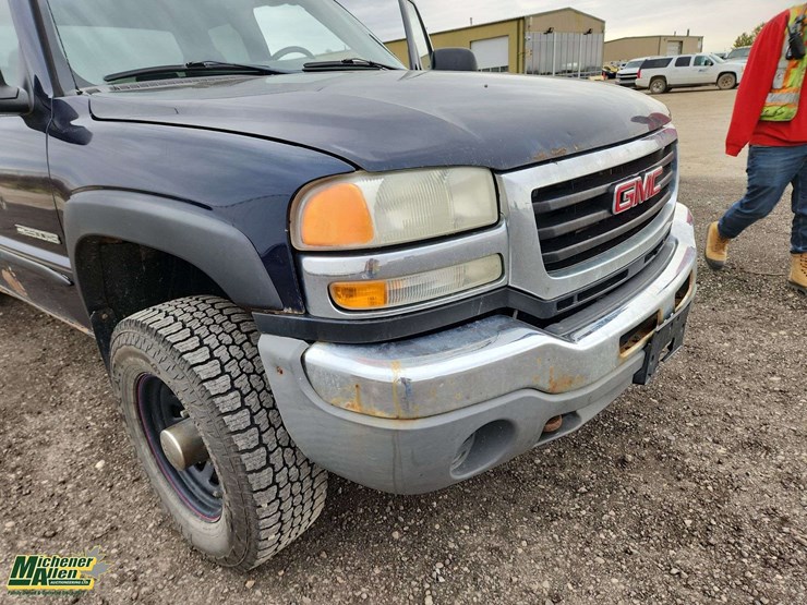 2006-gmc-sierra-2500hd-image-47