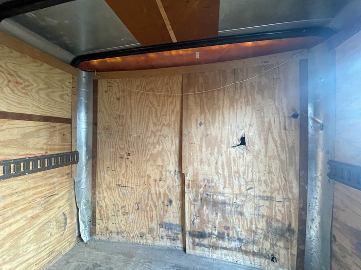 #1895-•-pace-16'-enclosed-dual-axle-trailer-(has-wi-title)-image-24