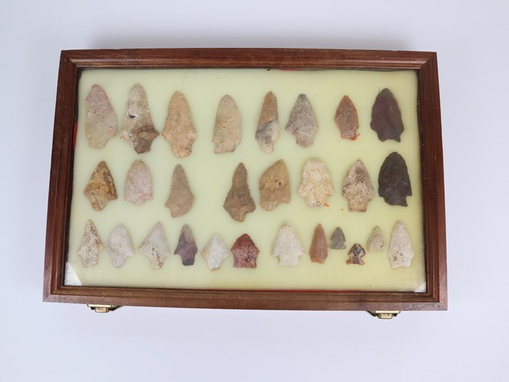 #20-•-#4160-•-(28)-framed-native-american-artifacts-image-1