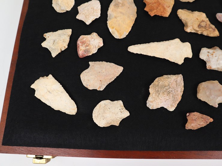 #107-•-#4178-•-(27)-framed-native-american-artifacts-image-4
