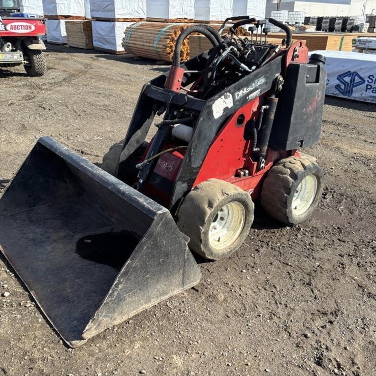 TORO DINGO 323